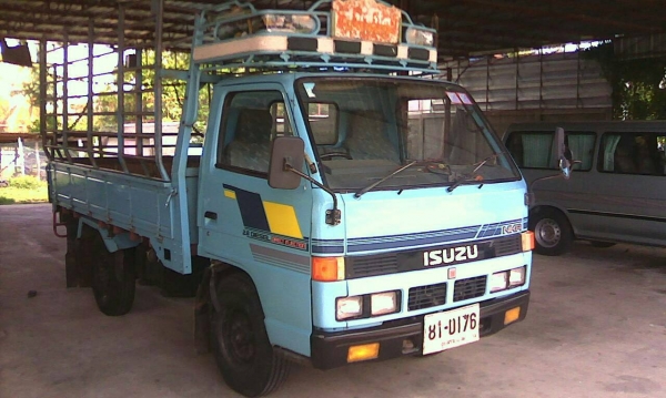 ขาย 4ล้อกลาง 88 แรง สภาพ พร้อมใช้ พร้อมขาย พร้อมโอน