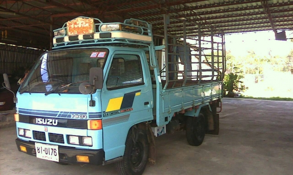 ขาย 4ล้อกลาง 88 แรง สภาพ พร้อมใช้ พร้อมขาย พร้อมโอน