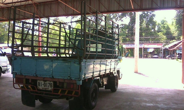 ขาย 4ล้อกลาง 88 แรง สภาพ พร้อมใช้ พร้อมขาย พร้อมโอน