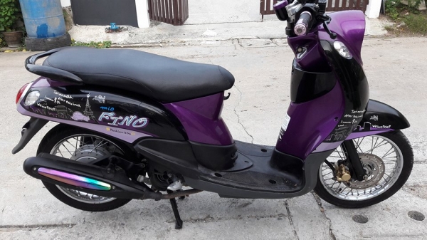 ขาย yamaha fino ท่ออาร์ม เกจ์แยกแท้ ปี 55 เคื่องเดิม เฟืองท้ายไม่มีหอน ไม่เคยแกะ ระบไฟฟฟ้าใช้งานได้ปกติ  ยางหน้า หลัง ใช้ได้อีกนาน ชุดสีไม่มีรอยแตกร้าว มีรอยบ้างนิดหน่อย วิ่งน้อย 15&times;&times;&times; กว่าโล ทะเบียนไม่ขาดต่อ ใบภาษี พรบ. ชุดโอนครับ รุอยุ