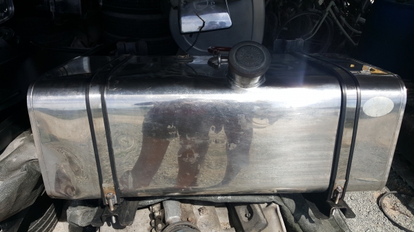 ขายถังน้ำเลสครับ 200 ลิตร(มีรอบบุบครับ)