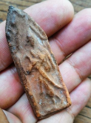 พระขุนแผนชมตลาด02 เนื้อดินเผา งดงามมากครับ