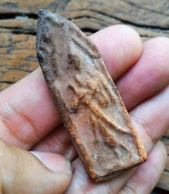 พระขุนแผนชมตลาด02 เนื้อดินเผา งดงามมากครับ