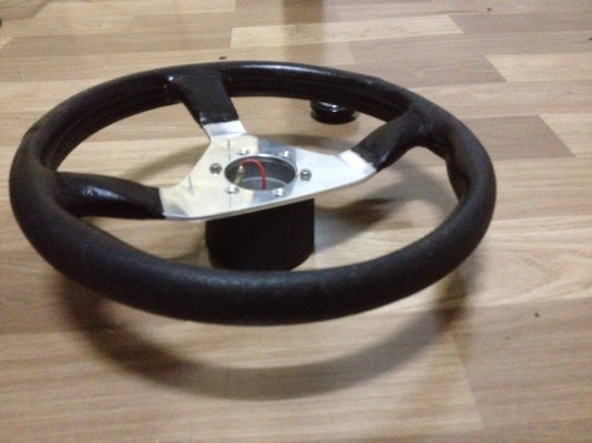 ขายพวงมาลัยหนังแท้3ก้าน MOMOแท้ made in ltaly ขนาด13.5นิ้้ว พร้อมแตรและคอใส่toyota ราคา1500บาท โทร0924462525โส ขายพวงมาลัยหนังแท้3ก้าน MOMOแท้ made in ltaly ขนาด13.5นิ้้ว พร้อมแตรและคอใส่toyota ราคา1500บาท โทร0924462525โส