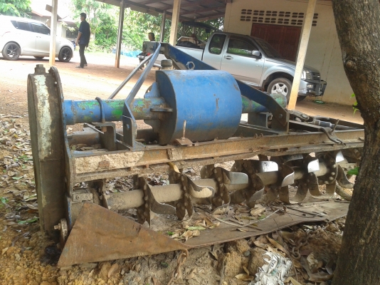 ขายรถไถฟอร์ด 6600 T5 พร้อมอุปกรณ์ 4อย่าง ผาน 7 ผาน3 โรตารี่ ใบมีดดันหน้า ทะเบียนพร้อมโอน 320000..