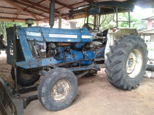 ขายรถไถฟอร์ด 6600 T5 พร้อมอุปกรณ์ 4อย่าง ผาน 7 ผาน3 โรตารี่ ใบมีดดันหน้า ทะเบียนพร้อมโอน 320000..