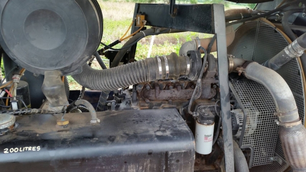 เครื่องปั๊มลมขนาดใหญ่ COMPAIR C110-9 เก่านอกชัวร์ ลมแรง 24 บาร์ มีเทรเลอร์ พ่วงลาก เครื่องปั๊มลมขนาดใหญ่ COMPAIR C110-9 เก่านอกชัวร์ ลมแรง 24 บาร์ มีเทรเลอร์ พ่วงลาก