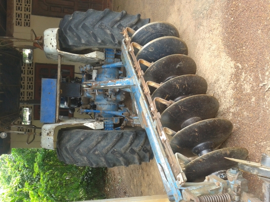 ขายรถไถฟอร์ด 6600 T5 พร้อมอุปกรณ์ 4อย่าง ผาน 7 ผาน3 โรตารี่ ใบมีดดันหน้า ทะเบียนพร้อมโอน (320000).....