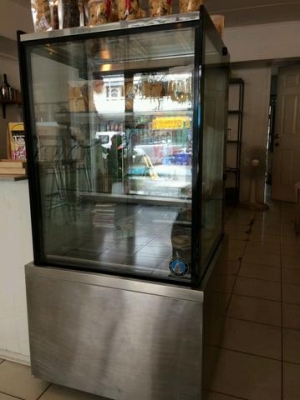 ขายตู้เบเกอรี่มือสองใช้เดือนเดียวกว้าง70สูง150 ราคานี้คุ้มครับ