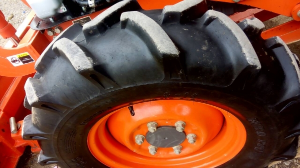 ขายรถไถคูโบต้า  KUBOTA   L 3608SP พร้อมชุดใบมีดดันหน้าคานล่าง  ผาน 5X22