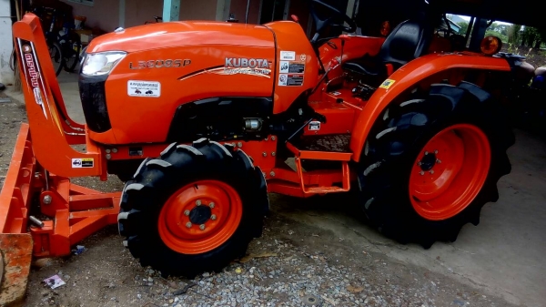 ขายรถไถคูโบต้า  KUBOTA   L 3608SP พร้อมชุดใบมีดดันหน้าคานล่าง  ผาน 5X22