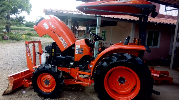 ขายรถไถคูโบต้า  KUBOTA   L 3608SP พร้อมชุดใบมีดดันหน้าคานล่าง  ผาน 5X22
