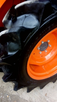 ขายรถไถคูโบต้า  KUBOTA   L 3608SP พร้อมชุดใบมีดดันหน้าคานล่าง  ผาน 5X22