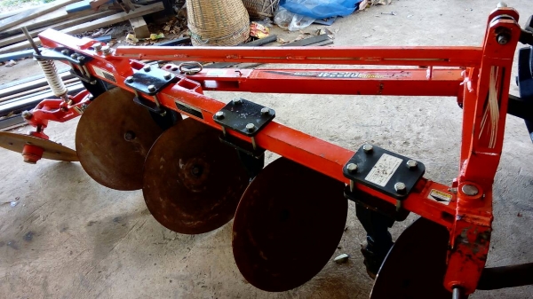 KUBOTA  L 4708 SP (4WD)  2 เพลา   สภาพใหม่สวยๆ   ชั่วโมงใช้   งานน้อย  สีเดิมทั้งคัน  พร้อมชุดใบมีดดันหน้า  โรตารี