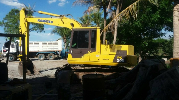 ขาย KOMATSU PC 120-3 สภาพสวยพร้อมใช้ ติดต่อ คุณ อ๊อฟ พิจิตร 086-737-9991