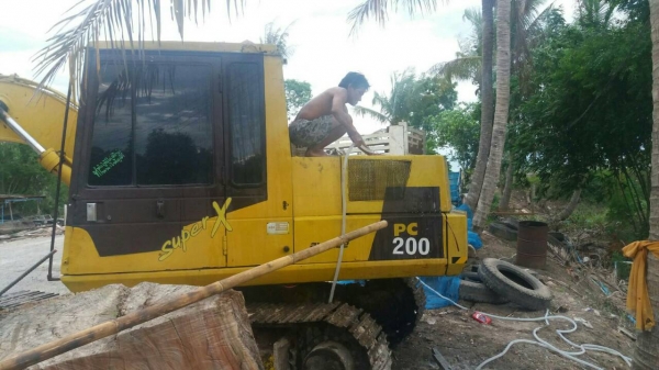 ขาย KOMATSU PC 120-3 สภาพสวยพร้อมใช้ ติดต่อ คุณ อ๊อฟ พิจิตร 086-737-9991 ขาย KOMATSU PC 120-3 สภาพสวยพร้อมใช้ ติดต่อ คุณ อ๊อฟ พิจิตร 086-737-9991