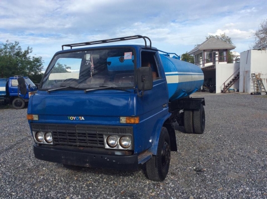 รถบรรรทุกน้ำ 6 ล้อ TOYOTA ถังบรรจุ 6,000 ลิตร