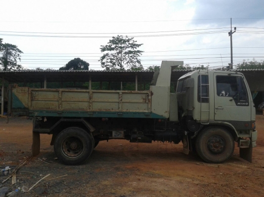 Hino 6 ล้อดั้มยางเก้า