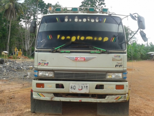 Hino 6 ล้อดั้มยางเก้า