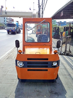 ขายรถลากจูงโตโยต้า 1 ตัน  เครื่องเบนซิน (ใช้แก๊สอย่างเดียว)   ยางตัน  พวงมาลัยเพาเว่อร์  สีเดิมจากนอก นำเข้าจากญี่ปุ่น ใช้งานได้ทันที ราคา95000