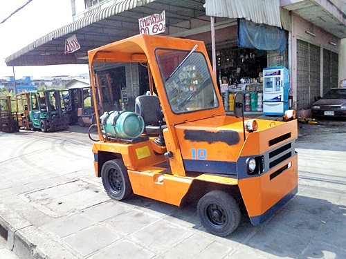 ขายรถลากจูงโตโยต้า 1 ตัน  เครื่องเบนซิน (ใช้แก๊สอย่างเดียว)   ยางตัน  พวงมาลัยเพาเว่อร์  สีเดิมจากนอก นำเข้าจากญี่ปุ่น ใช้งานได้ทันที ราคา95000