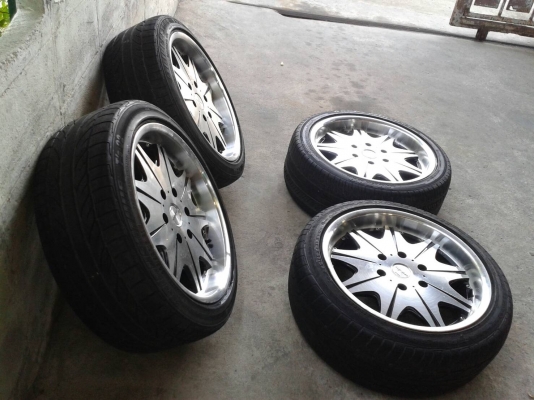 ขอบ18นิ้ว6รู พร้อมยาง สวยๆ 4 ล้อ ราคา 8900 บาท