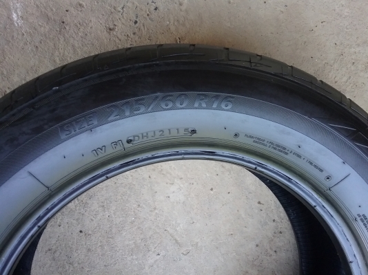 ยางBRIDGESTONE รุ่น Ecopia EP200 215  60R16 ลงพื้นจริงปลายปี2015 สภาพสวยมากๆ ดอกเยอะมากๆ ไม่มีปะคุ้มสุดๆไม่แพง
