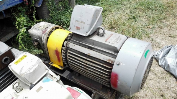 ชุดส่งกำลังมอเตอร์ปั้มไฮดรอลิค NACHI 100 ตัน มอเตอร์ Mitsubishi 50 HP 380V งานเจแปนสดนอกถอดจากไลน์ผลิต