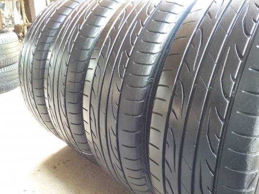 ยางDUNLOP รุ่น LM704 215 60R16ลงพื้นปลายปี2015สภาพสวยมาก ดอกเยอะมากๆ คุ้มสุดไม่แพง