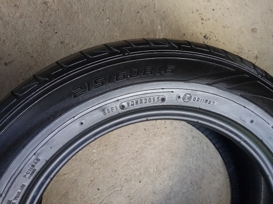 ยางDUNLOP รุ่น LM704 215 60R16ลงพื้นปลายปี2015สภาพสวยมาก ดอกเยอะมากๆ คุ้มสุดไม่แพง ยางDUNLOP รุ่น LM704 215 60R16ลงพื้นปลายปี2015สภาพสวยมาก ดอกเยอะมากๆ คุ้มสุดไม่แพง