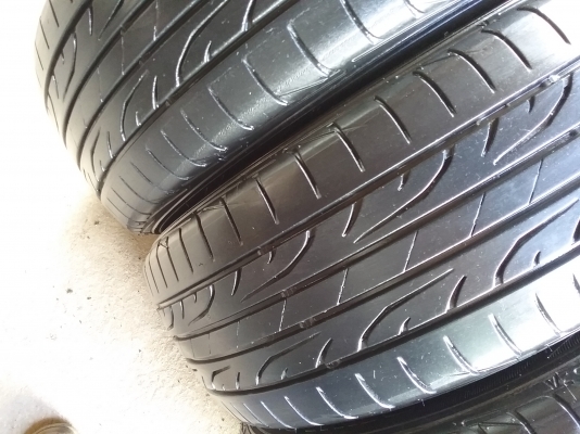 ยางDUNLOP รุ่น LM704 215 60R16ลงพื้นปลายปี2015สภาพสวยมาก ดอกเยอะมากๆ คุ้มสุดไม่แพง ยางDUNLOP รุ่น LM704 215 60R16ลงพื้นปลายปี2015สภาพสวยมาก ดอกเยอะมากๆ คุ้มสุดไม่แพง