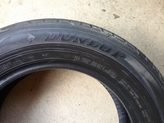 ยางDUNLOP รุ่น LM704 215 60R16ลงพื้นปลายปี2015สภาพสวยมาก ดอกเยอะมากๆ คุ้มสุดไม่แพง ยางDUNLOP รุ่น LM704 215 60R16ลงพื้นปลายปี2015สภาพสวยมาก ดอกเยอะมากๆ คุ้มสุดไม่แพง