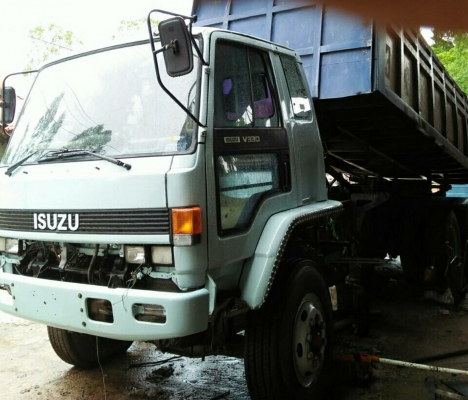 ขายครับ ISUZU Rocky 240 ปี 37 สภาพพร้อมใช้งาน เครื่องดี คัสชีงาม เอกสารเล่มทะเบียนพร้อมโอน ราคา 750,000 ต่อรอง สนใจติดต่อ 0845672050