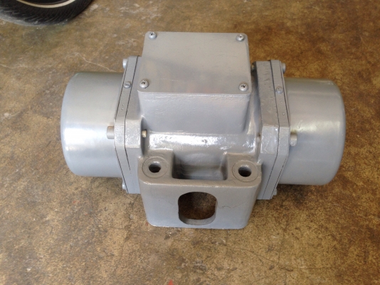 ขายมอเตอร์สั่น-เขย่า Bosch 3/4HP. 380V สภาพสวย สั่นแรง พร้อมใช้งาน ขายมอเตอร์สั่น-เขย่า Bosch 3/4HP. 380V สภาพสวย สั่นแรง พร้อมใช้งาน