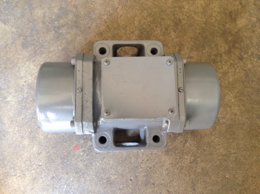 ขายมอเตอร์สั่น-เขย่า Bosch 3/4HP. 380V สภาพสวย สั่นแรง พร้อมใช้งาน ขายมอเตอร์สั่น-เขย่า Bosch 3/4HP. 380V สภาพสวย สั่นแรง พร้อมใช้งาน