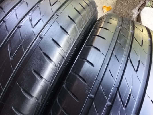 ยางBRIDGESTONE รุ่น Ecopia EP200 195 65R15 ปี2015 สภาพสวยมากๆ ดอกเยอะมากๆ คุ้มจริงๆไม่แพงใช้อีกนานชัว