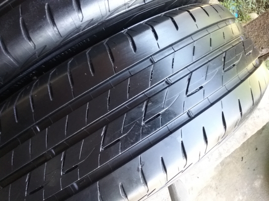 ยางBRIDGESTONE รุ่น Ecopia EP200 195 65R15 ปี2015 สภาพสวยมากๆ ดอกเยอะมากๆ คุ้มจริงๆไม่แพงใช้อีกนานชัว