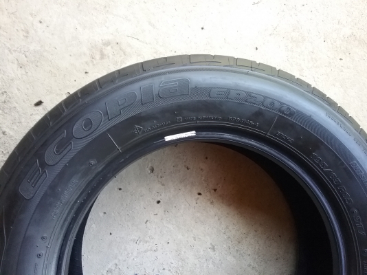 ยางBRIDGESTONE รุ่น Ecopia EP200 195 65R15 ปี2015 สภาพสวยมากๆ ดอกเยอะมากๆ คุ้มจริงๆไม่แพงใช้อีกนานชัว