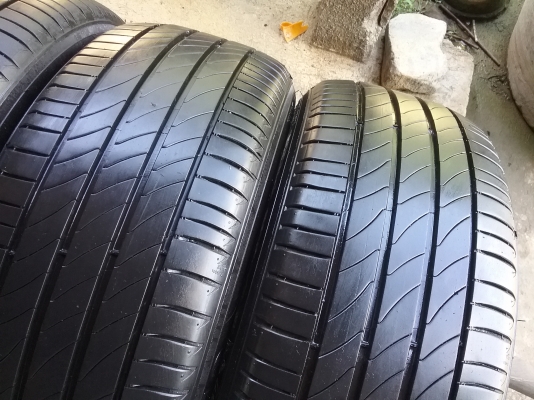 ยางMICHELIN รุ่น PRIMACY 3 ST. 205 55R16 ปี2015 สภาพสวยมากๆ ดอกเต็มๆคุ้มสุดๆใช้นานไม่แพง