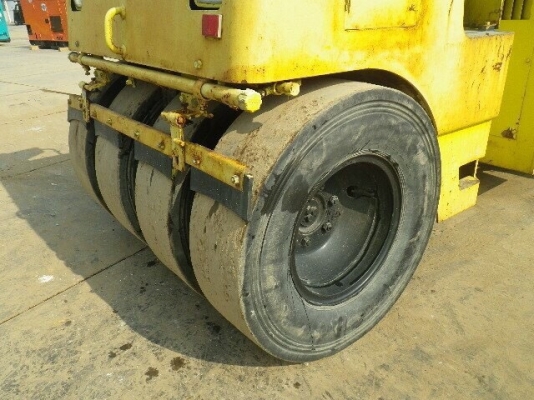 ขายรถบดสั่นสะเทือน SAKAI ขนาด 5 ตัน สภาพพร้อมใช้งาน From JAPAN ติดต่อ 095-7467778 จิณณวัตร จักรกลครับ