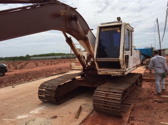 ขายรถแบคโฮ SUMITOMO F2 200