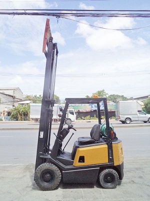 ขายรถยกSUMITOMO 1.5 ตัน   เครื่องเบนซิน (ใช้แก๊สอย่างเดียว)  กระบอกคู่   เสาสูง 3 เมตร  พวงมาลัยเพาเว่อร์  สีเดิมจากนอก นำเข้าจากญี่ปุ่น ใช้งานได้ทันที ราคา130000