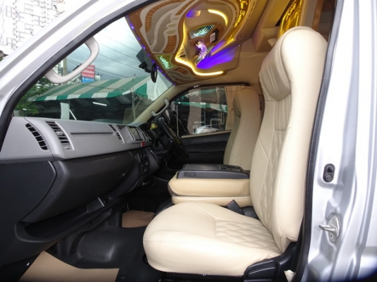 TOYOTA COMMUTER 2.5D4D MT ปี 2012 TOYOTA COMMUTER 2.5D4D MT ปี 2012