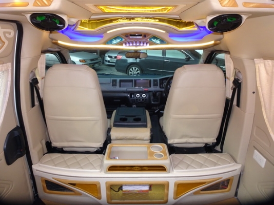 TOYOTA COMMUTER 2.5D4D MT ปี 2012 TOYOTA COMMUTER 2.5D4D MT ปี 2012