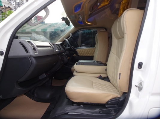 TOYOTA COMMUTER 2.7VVTI  ปี 2013