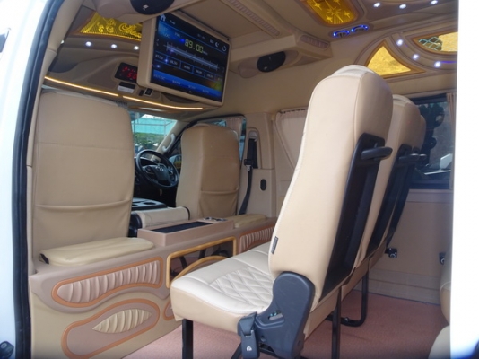 TOYOTA COMMUTER 2.7VVTI  ปี 2013