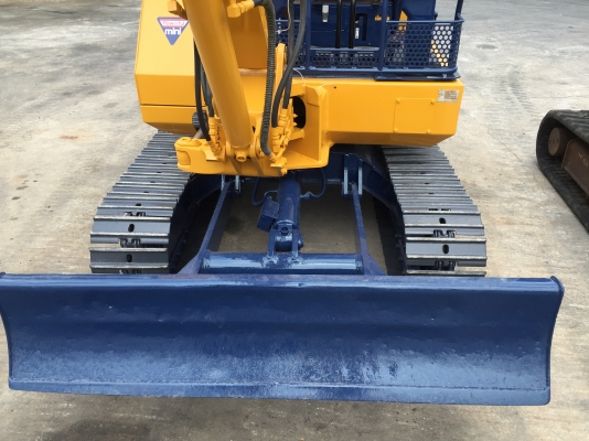 รถขุด Komatsu PC30-6 มือสองนำเข้าจากญี่ปุ่น ทำสีใหม่ พร้อมใช้งาน