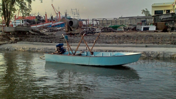 ขายเรือ 12 ฟุต พร้อมเครื่อง YAMAHA 6 แรง (made in Japan) พร้อมชุดหางยาว 3K สภาพพร้อมใช้งาน