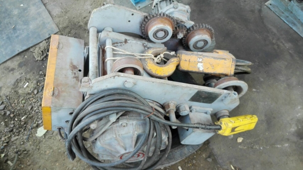 Sell> ขายรอกสลิงพร้อมตัวเดิน NH HOIST Made in JAPAN ขนาด 2.5 ตัน สดนอกแปลงระบบไฟเป็น 380V. บ้านเราพร้อมใช้งาน!!