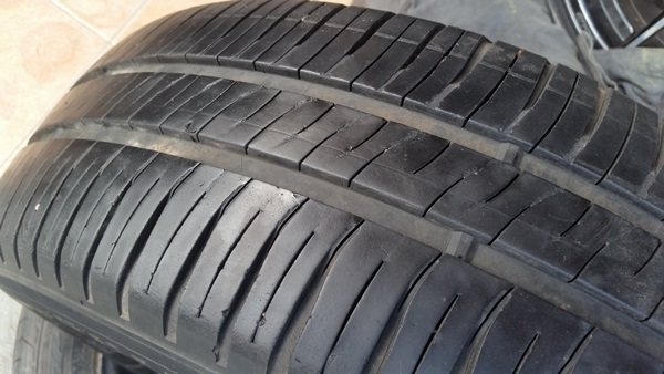 ขายล้อToyota yaris ขอบ 15 พร้อมยาง 4 ล้อ